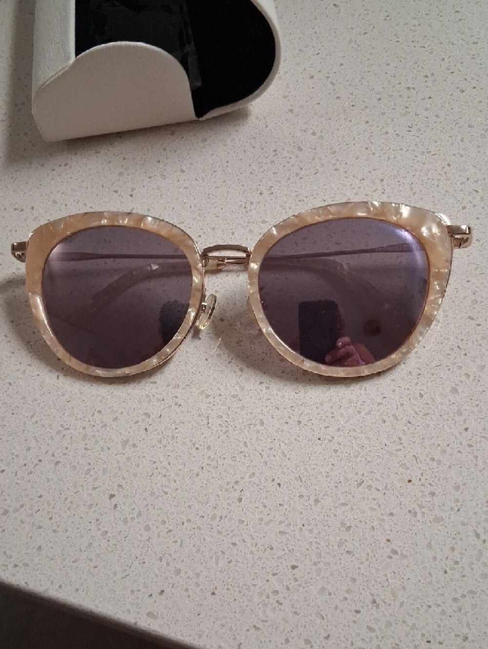 Pearl-Patterned Beige Sunglasses with Purple Lenses - Picture 5 of 7